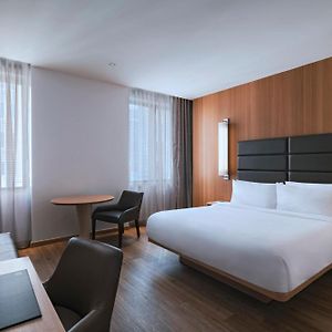 Zimmer für Hörgeschädigte mit Kingsize-Bett